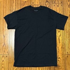 Black Gildan T-Shirt